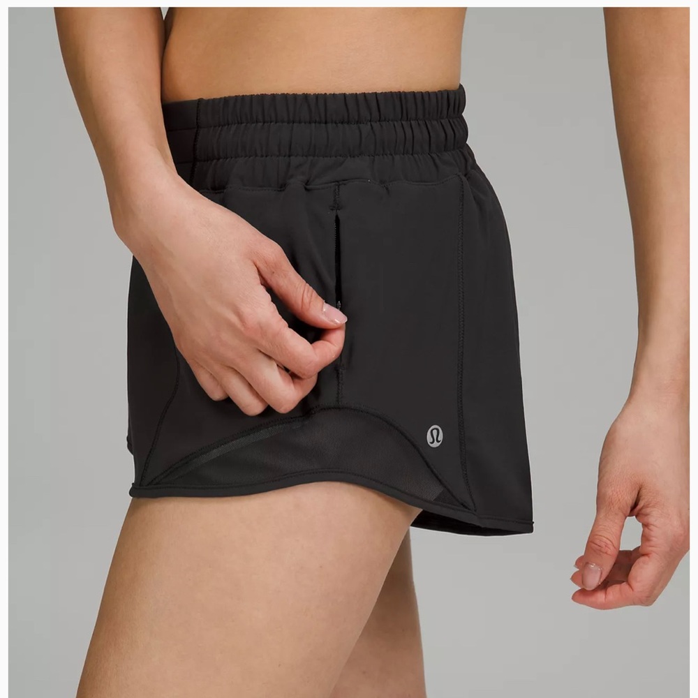 Black Lululemon Hotty Hot Low-Rise Lined Short 4’’
